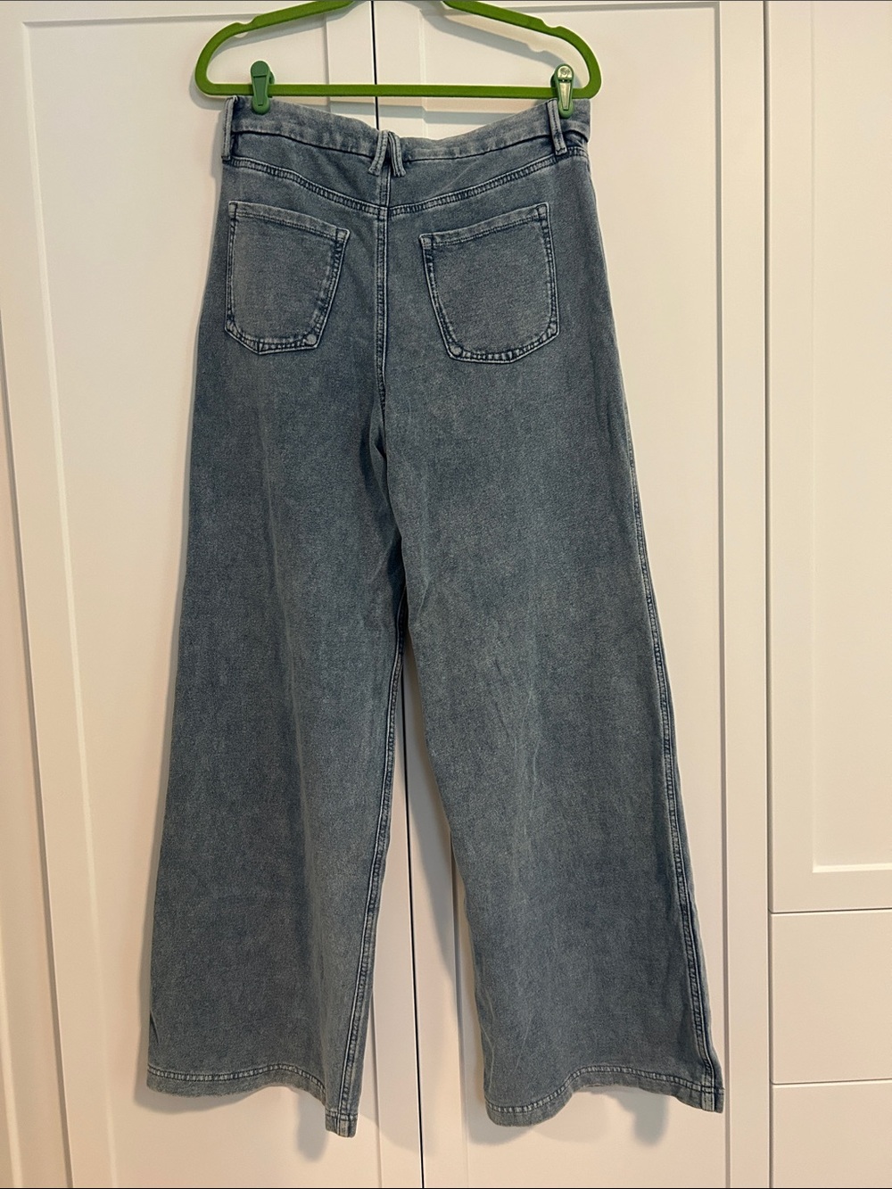 Good American Wide-Leg Jeans in Washed Blue